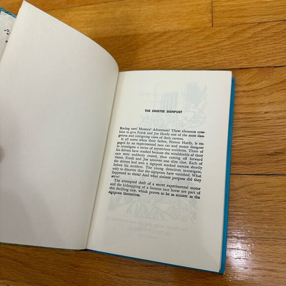 The Hardy Boys 15 The Sinister Signpost by Franklin W. Dixon Book 1968 - Picture 11 of 11